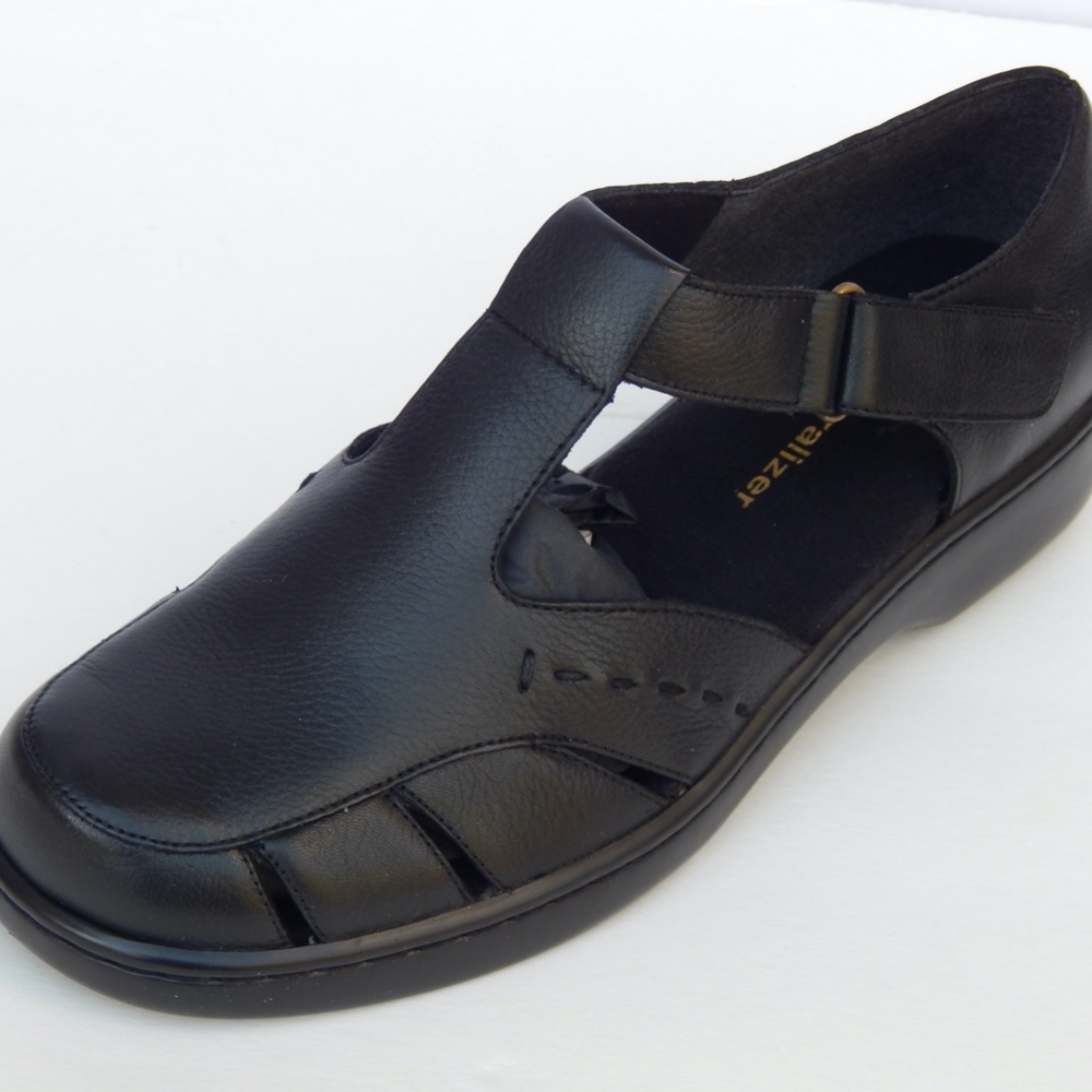 NATURALIZER MALLORY FLATS GENUINE LEATHER 8.5 M NEW